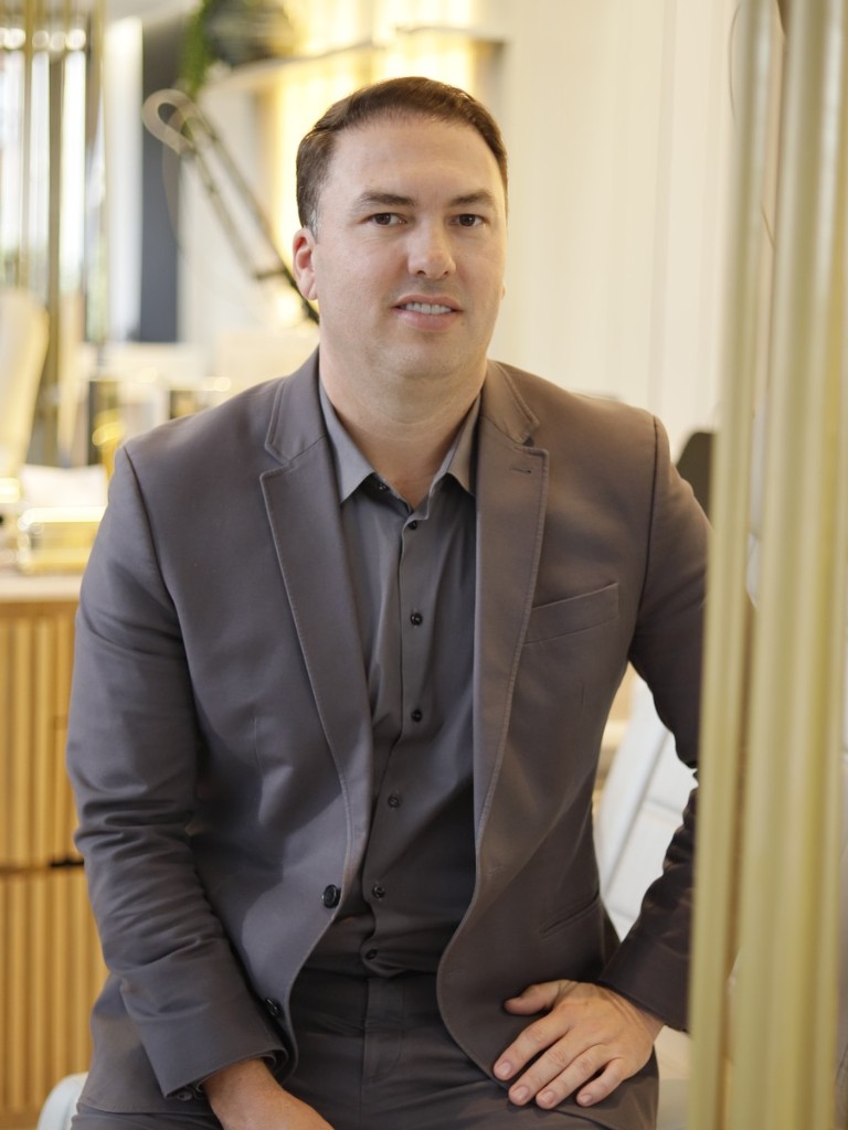 Dr. Cassiano Moreti